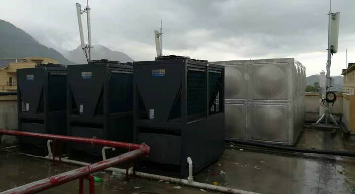 貴州道真職業高中40噸熱水工程-空氣能熱泵廠家