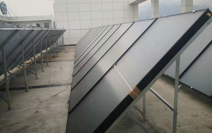 臺州白水洋衛生院20噸熱水空氣能15P兩臺＋平板太陽能-空氣能熱泵廠家